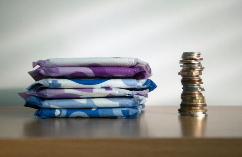 Period_products_and_coins_.jpg