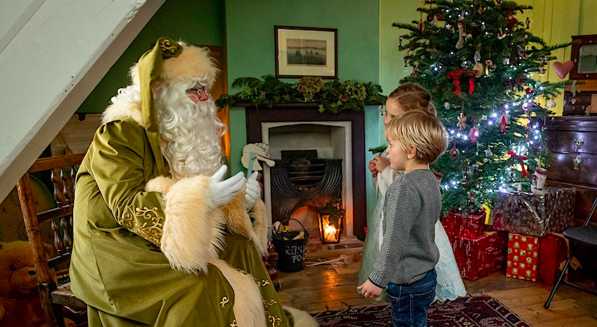 santa_at_16_new_street.png