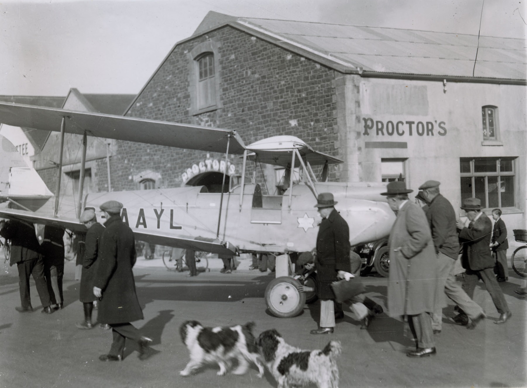 The_aircraft_being_pushed_down_the_Esplanade_Courtesy_of_JEP_Photo_Archive.jpg