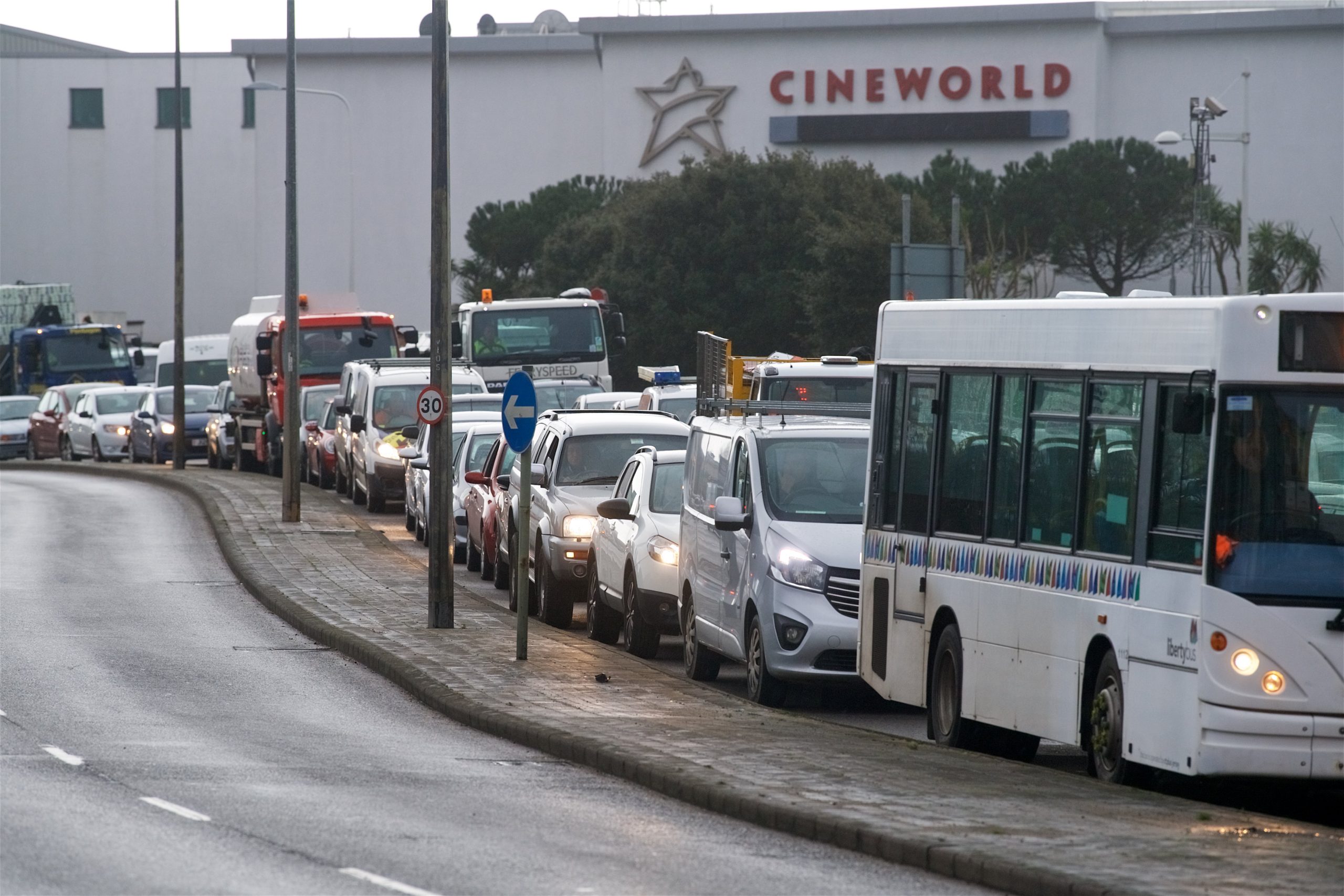 Underpass Route de la Liberation traffic.JPG