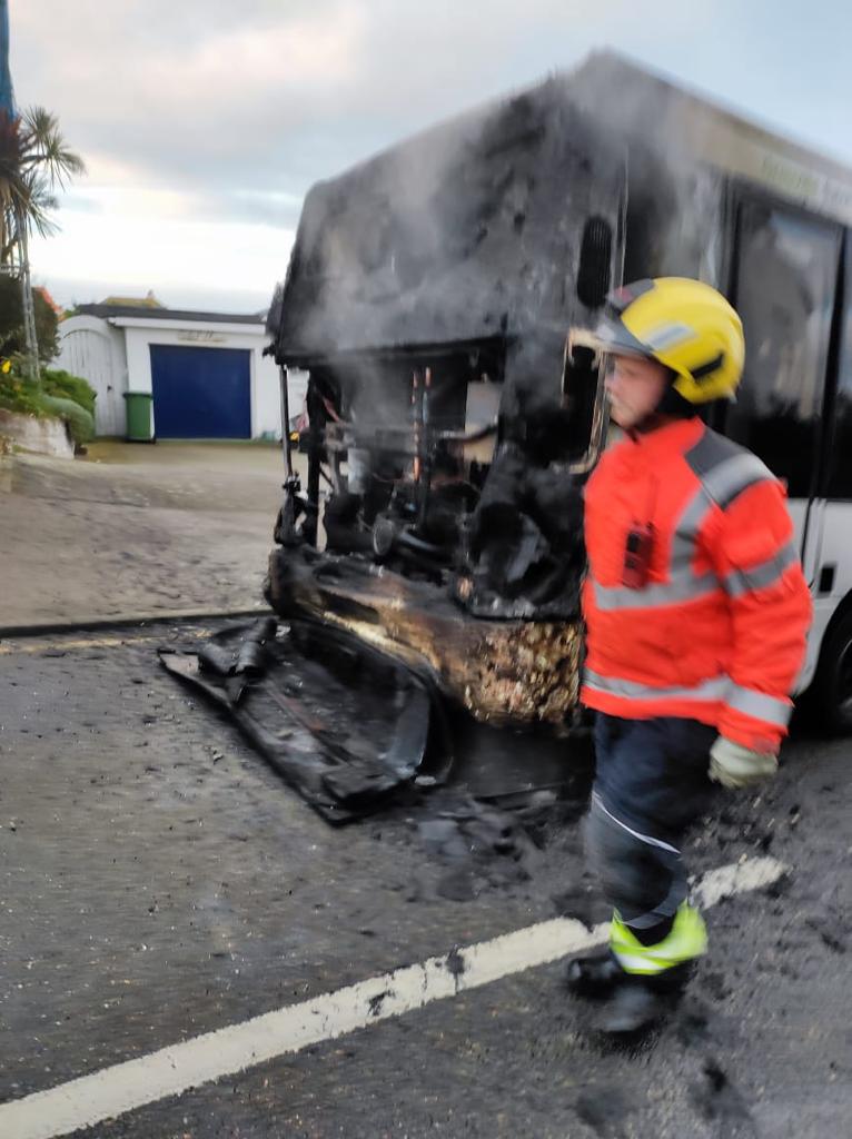 busfire8a7badff-2f46-41a5-bdab-31f2bba4379a
