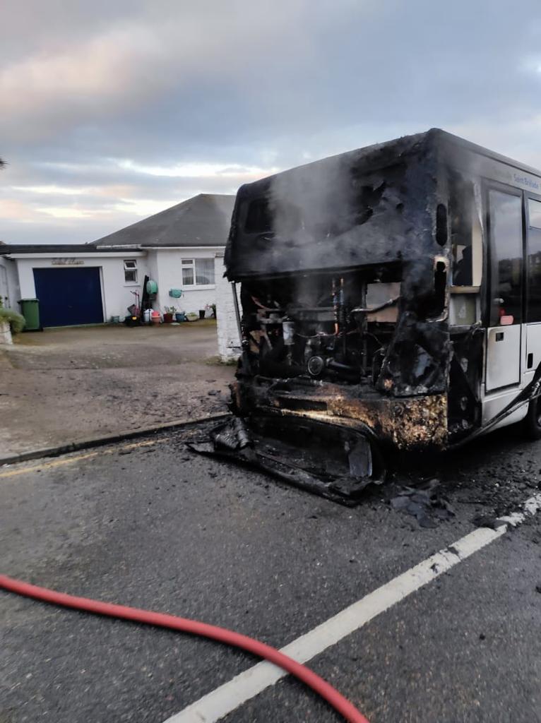 busfiredfb48988-fce0-4d00-827f-4eb08cfb083c
