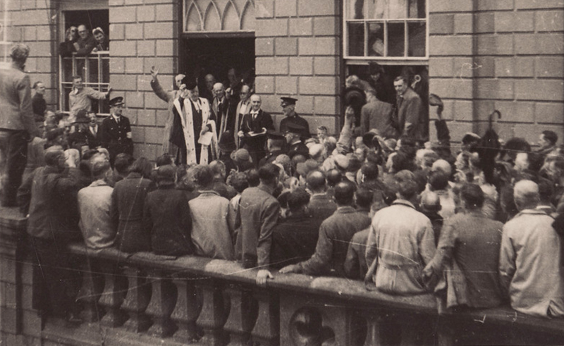 Liberation_on_the_Royal_Court_steps.jpg