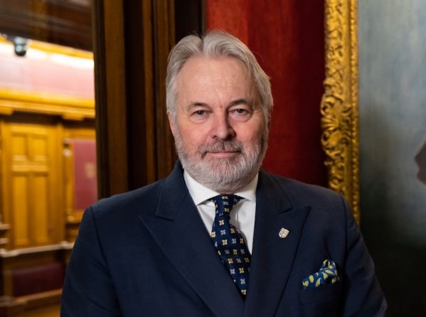 Bailiff_of_Jersey_My_Timothy_Le_Cocq_-_photo_credit_The_Studio_Government_of_Jersey.jpg