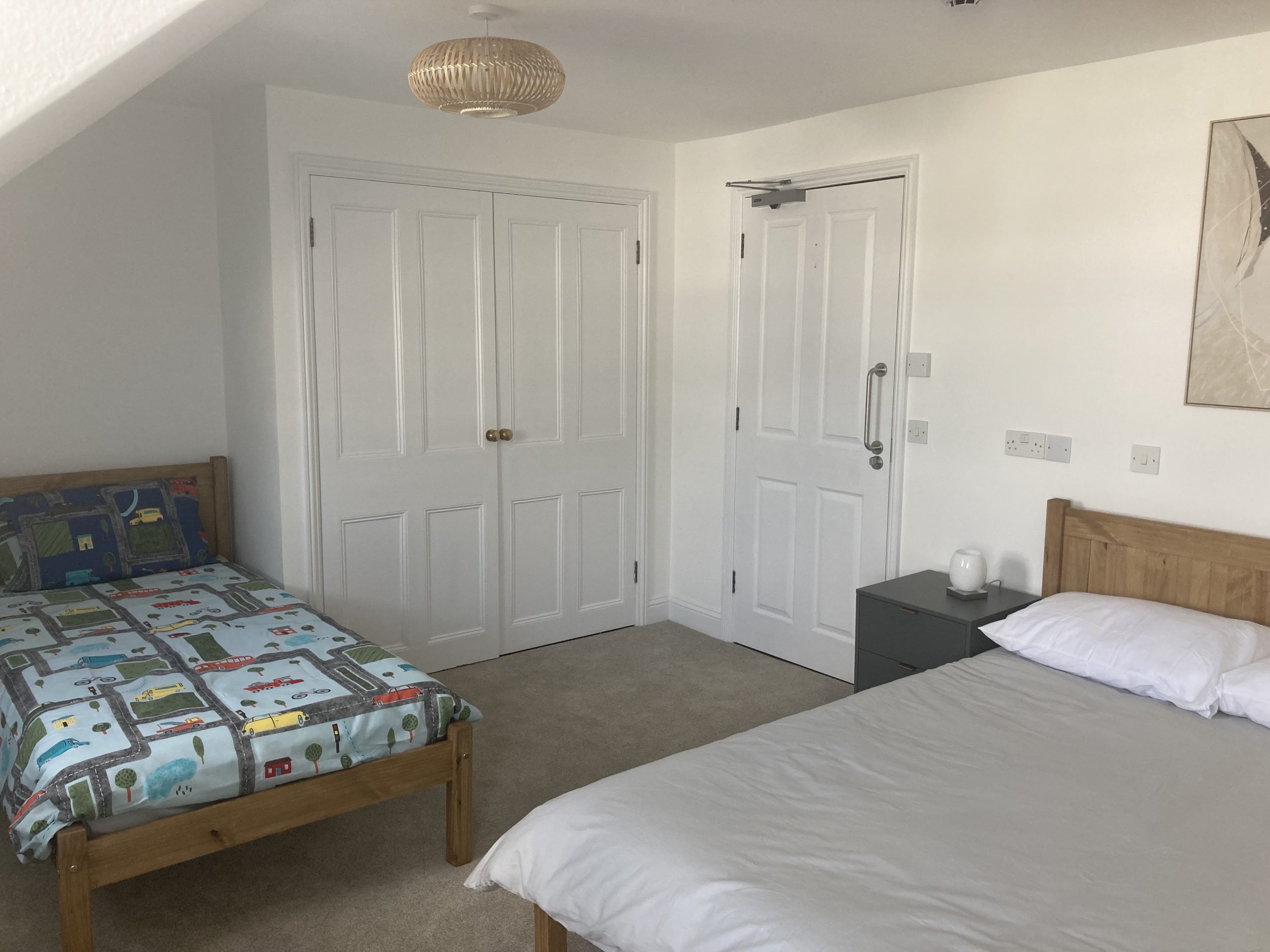A_bedroom_where_children_can_stay_with_mothers.jpeg