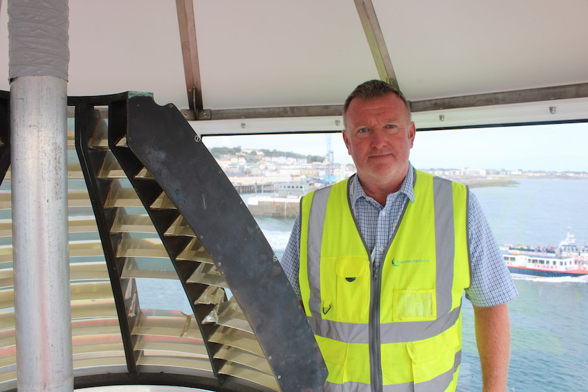 Martyn_Stanfiled_Guenrsey_Ports_lighthouse.JPG