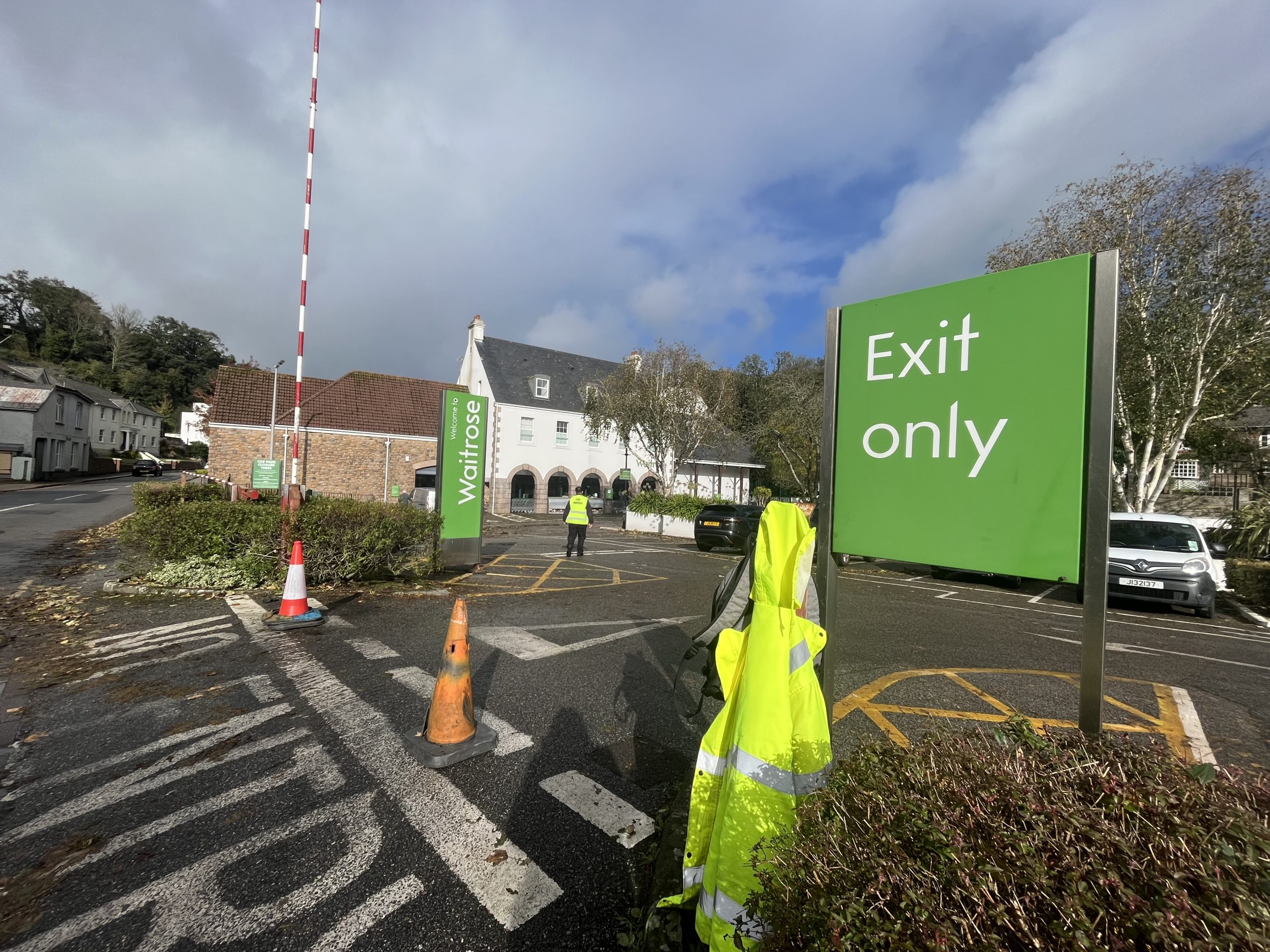 waitrose closed.jpg