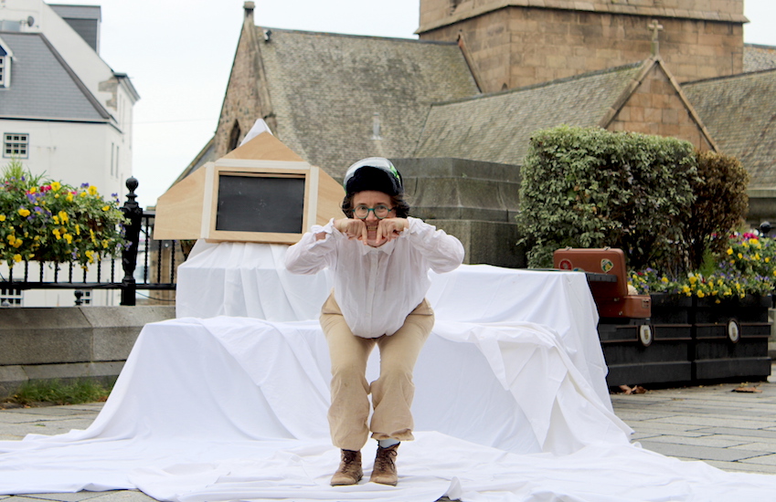 Troupe_des_Reveurs_New_World_at_Le_Guernsey_Festival.JPG