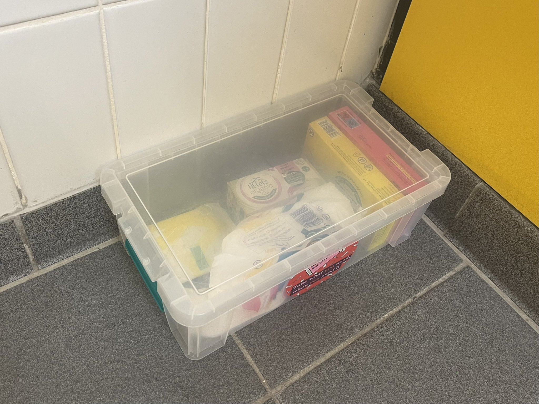 Free_period_products_Les_Quennevais_1.jpeg