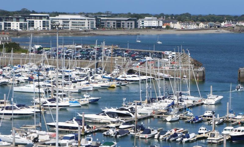 qe2_marina_guernsey2.jpg
