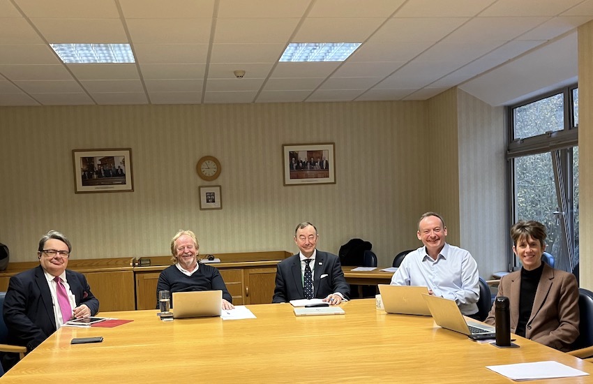 Policy__Resources_John_Gollop_Bob_Murray_Mark_De_Garis_Chief_Exec_Lyndon_Trott_Heidi_Soulsby_Jonathan_Le_Tocq_absent.jpg
