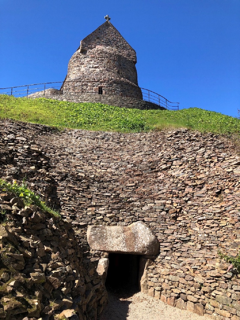 La_Hougue_Bie_2.jpg