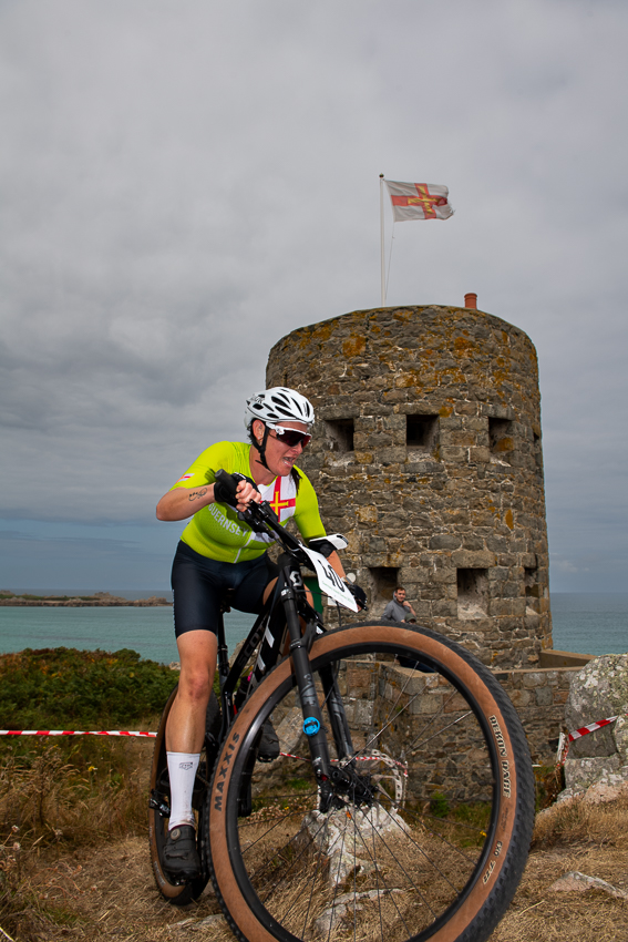 Jamy_Petit-Fulgoni_cycling_mountain_bike_Island_Games.jpg
