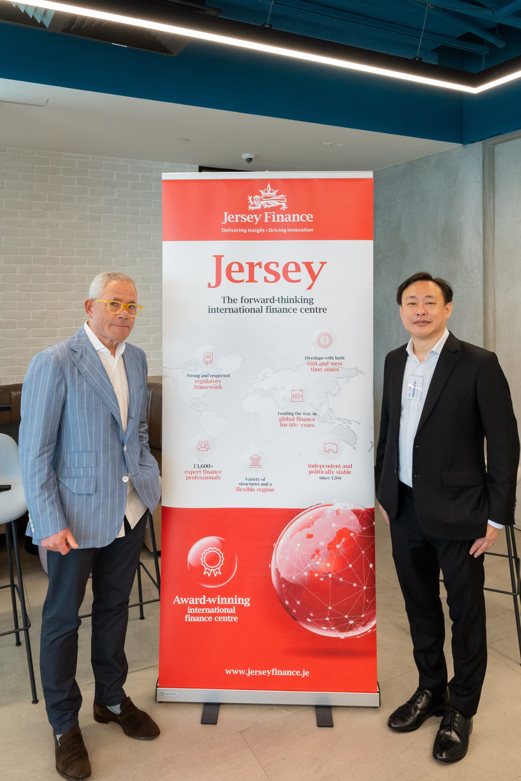 240426_EPS_Elliot_Refson_and_Yiow_Chong_Tan_at_event_series_in_Singapore.jpg