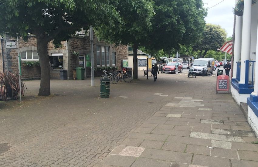 Bus_Terminus_Guernsey.jpeg