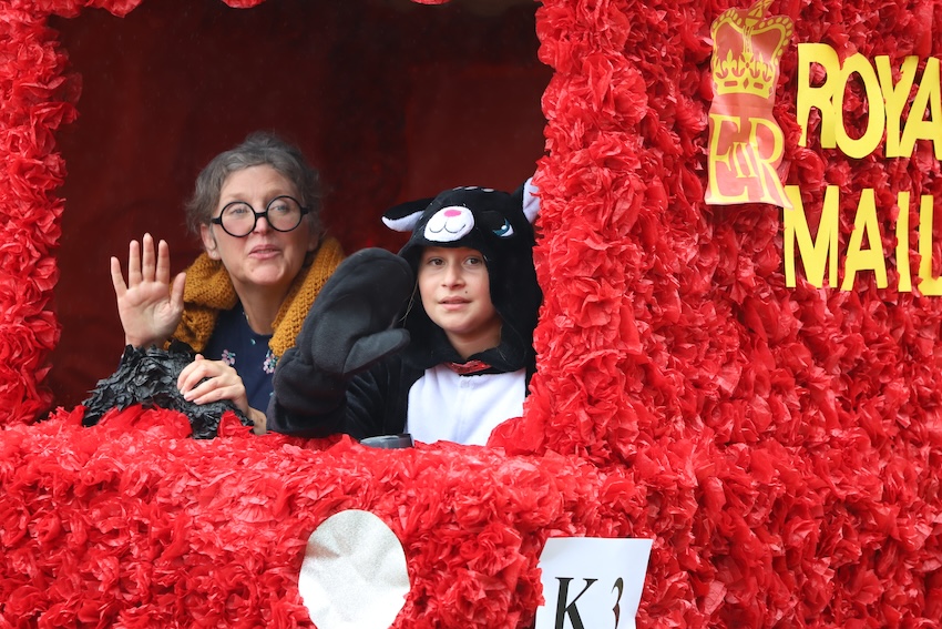 North_Show_2024_Battle_of_Flowers_Postman_Pat.JPG