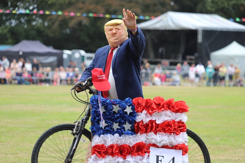 North_Show_2024_Battle_of_Flowers_Trump.JPG