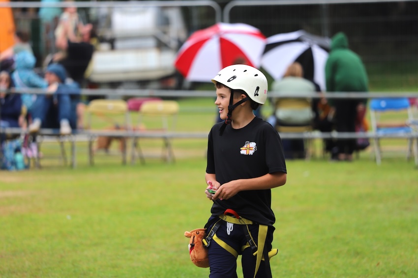 North_Show_2024_Battle_of_Flowers_climbing.JPG