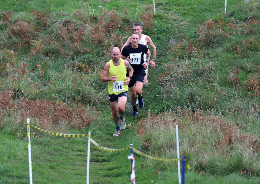 Cross_Country_Doyle_Loop_Daniel_Legg_110_Blake_Smith_171_Dave_Dyke.JPG