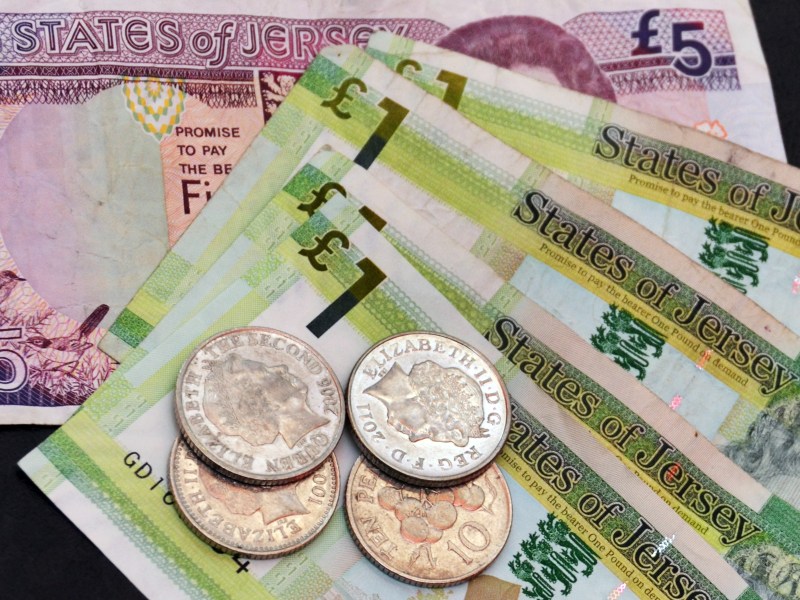 cash in notes and coins
