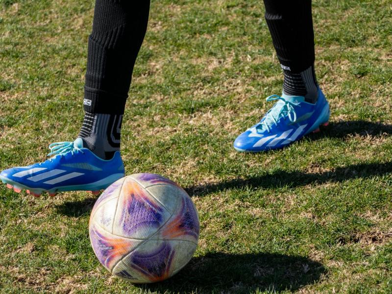 feet of a soccer player