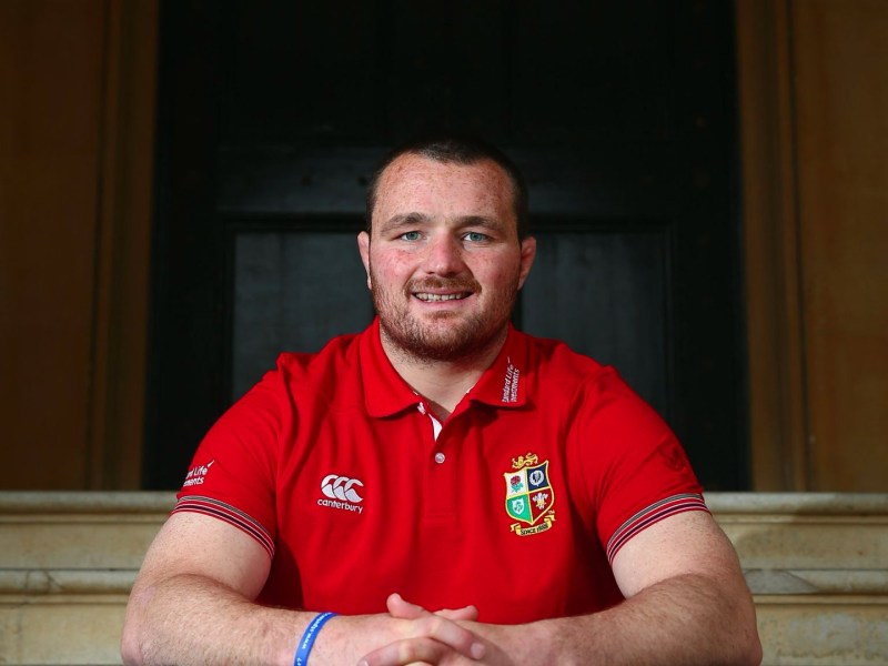 Mental health charity returns with Welsh rugby "legend" for fundraising dinner