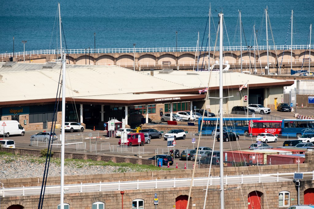 Plans to create temporary duty-free shop for vehicle passengers at Elizabeth Terminal