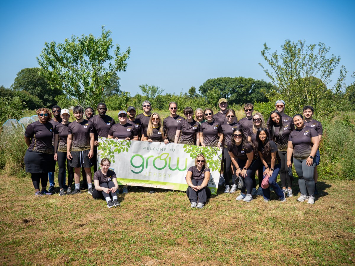 Volunteers support community growing