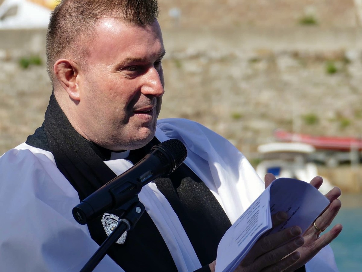 By Royal approval : Guernsey gets new Dean… who’ll double as Sark’s vicar