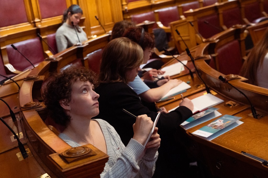 Beaulieu students become first to sketch inside States Chamber